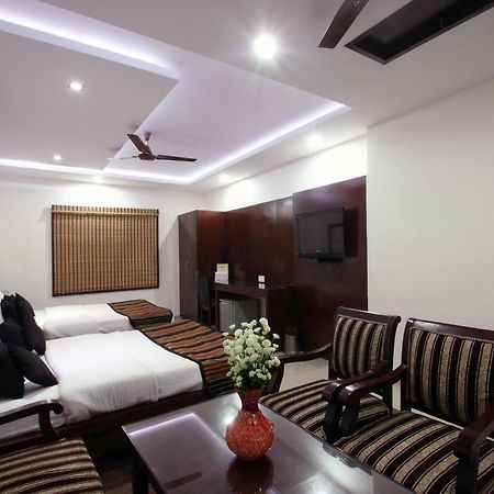 Hotel Mohan International Yeni Delhi Dış mekan fotoğraf