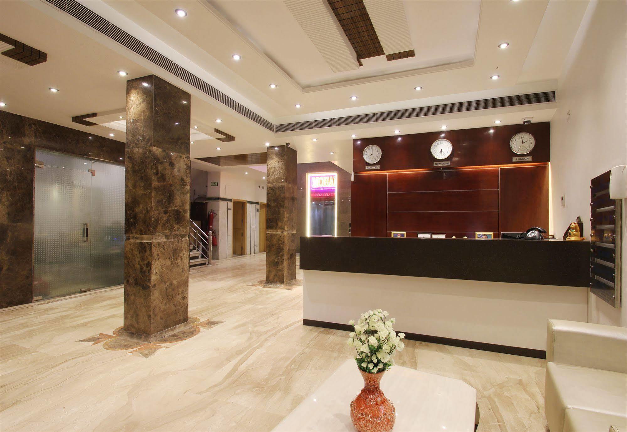 Hotel Mohan International Yeni Delhi Dış mekan fotoğraf