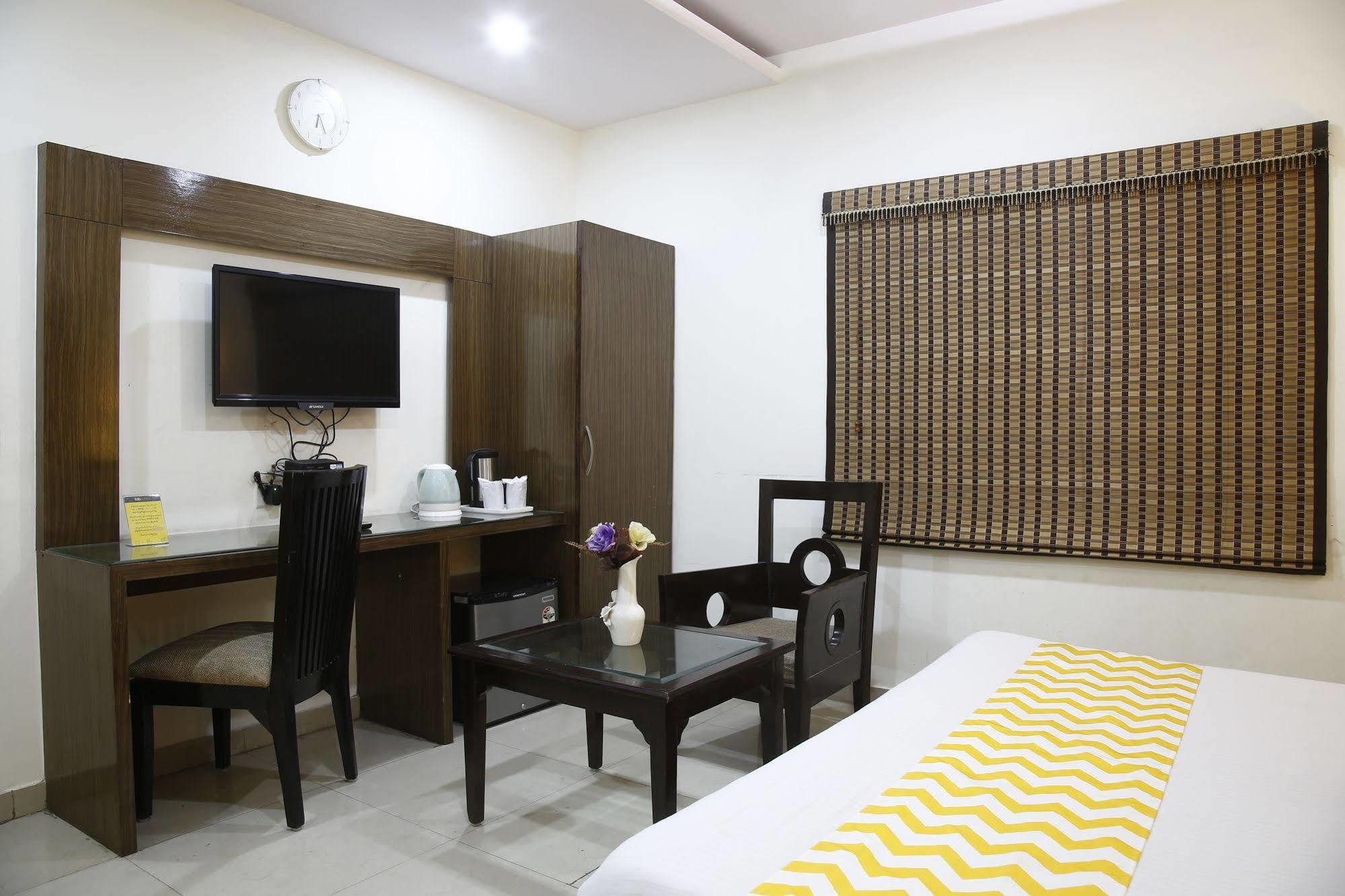 Hotel Mohan International Yeni Delhi Dış mekan fotoğraf
