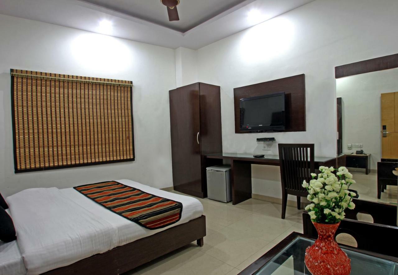 Hotel Mohan International Yeni Delhi Dış mekan fotoğraf